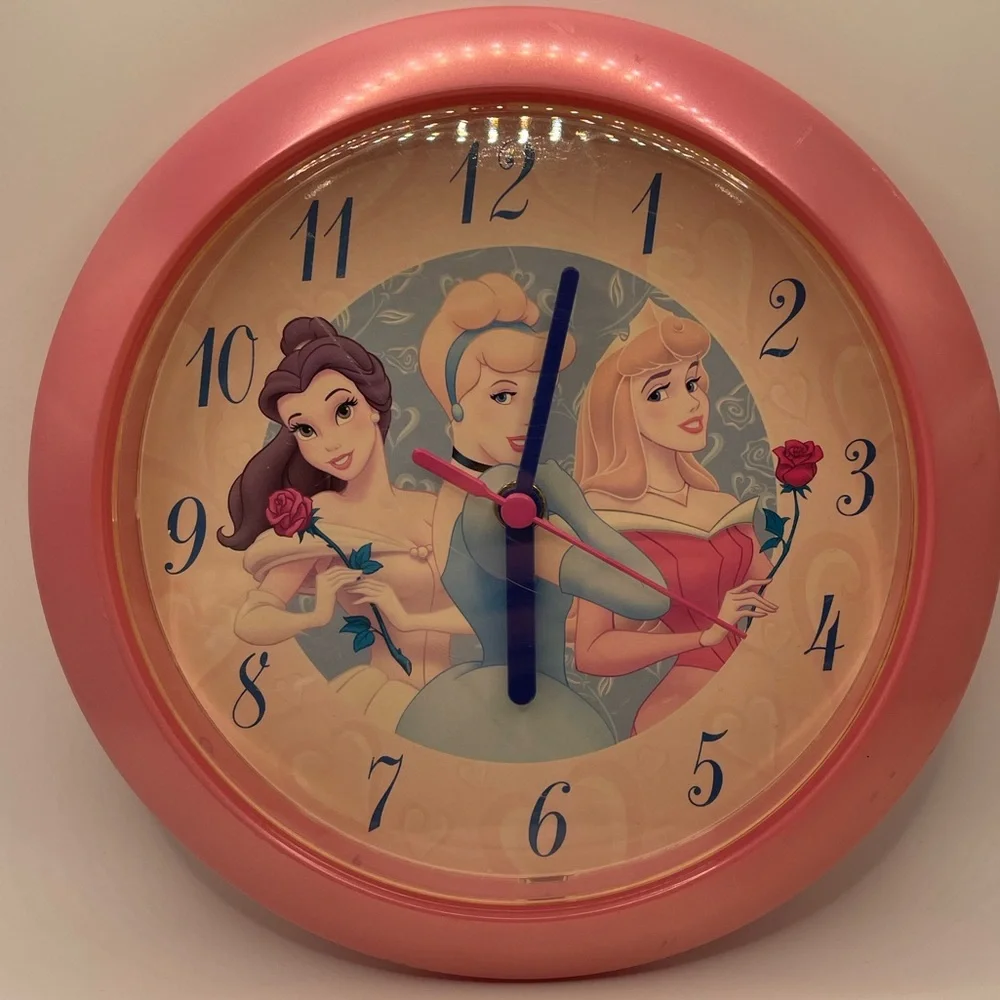 Disney Princess Wall Clock - Pink - Early 2000’s collector item